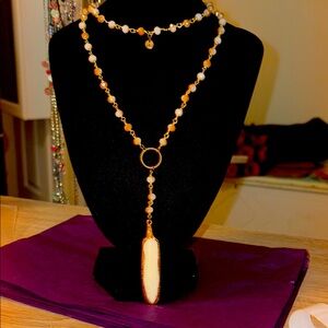 J&J vintage glass bead with gold dipped feather pendant pin set in gold tone